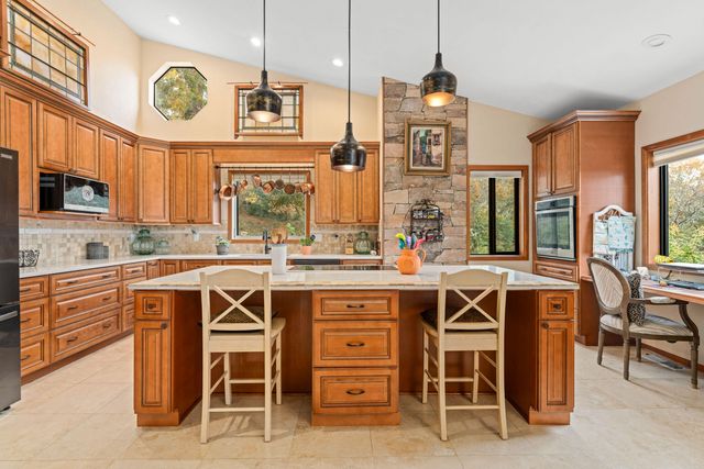 1710 NE Sunset Lane, Grants Pass, OR 97526