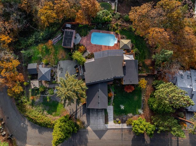 1710 NE Sunset Lane, Grants Pass, OR 97526