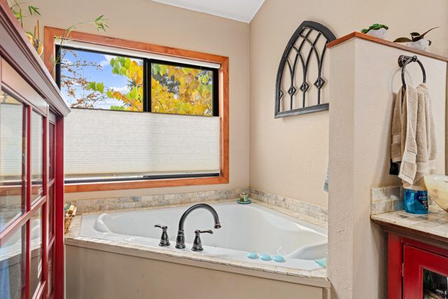 1710 NE Sunset Lane, Grants Pass, OR 97526