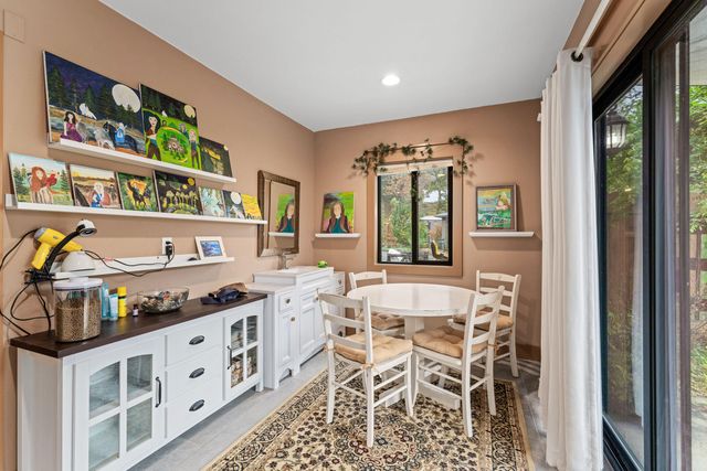 1710 NE Sunset Lane, Grants Pass, OR 97526