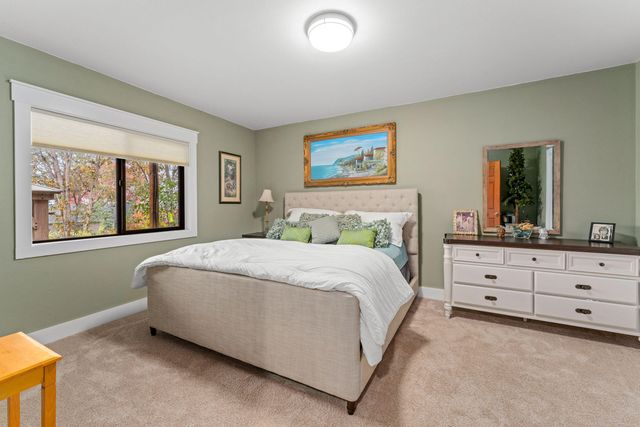 1710 NE Sunset Lane, Grants Pass, OR 97526