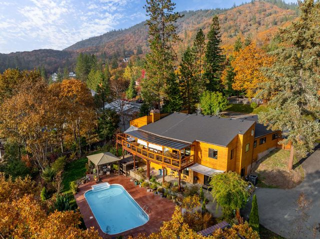 1710 NE Sunset Lane, Grants Pass, OR 97526