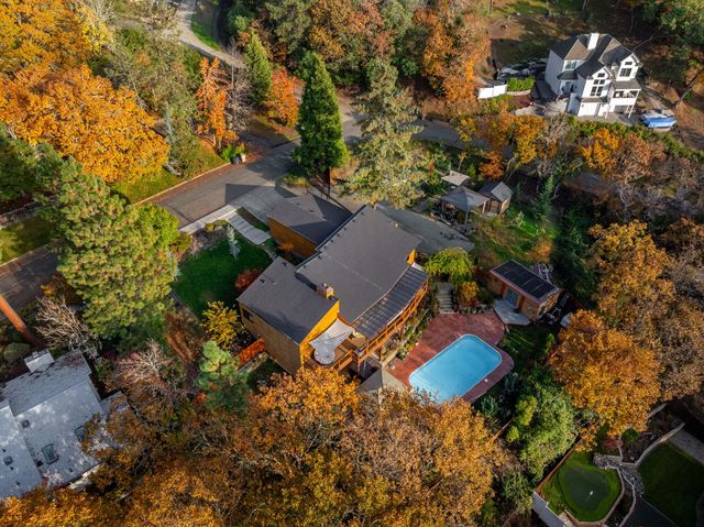 1710 NE Sunset Lane, Grants Pass, OR 97526