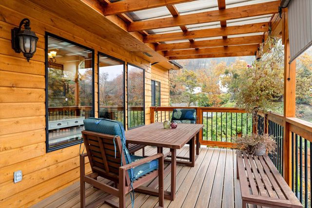 1710 NE Sunset Lane, Grants Pass, OR 97526