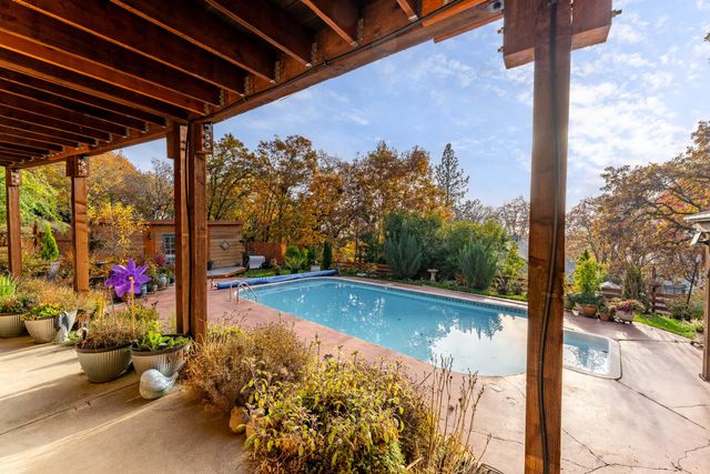 1710 NE Sunset Lane, Grants Pass, OR 97526