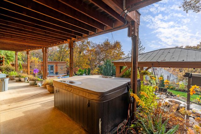 1710 NE Sunset Lane, Grants Pass, OR 97526