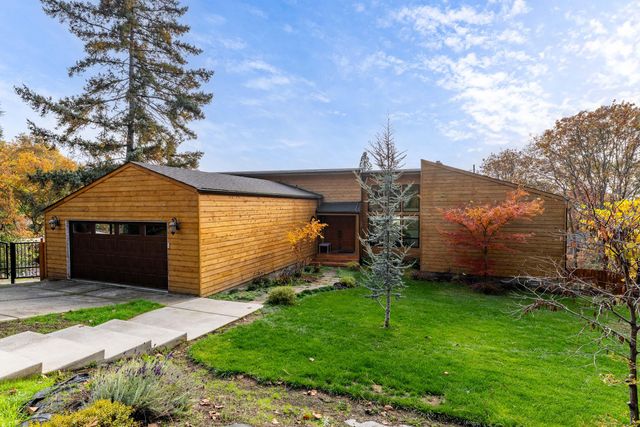 1710 NE Sunset Lane, Grants Pass, OR 97526