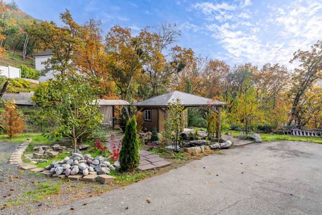 1710 NE Sunset Lane, Grants Pass, OR 97526