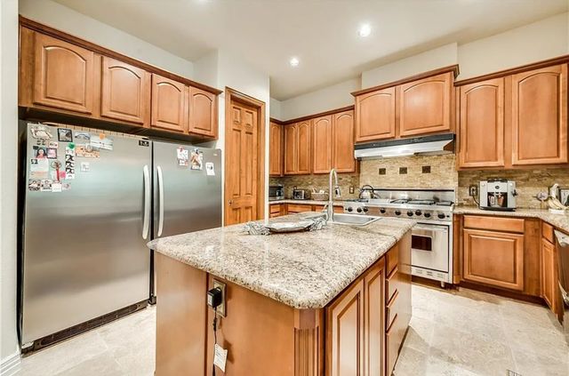 2050 E Oak Shores Drive, Cross Roads, TX 76227