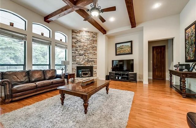 2050 E Oak Shores Drive, Cross Roads, TX 76227