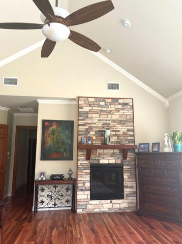 2050 E Oak Shores Drive, Cross Roads, TX 76227