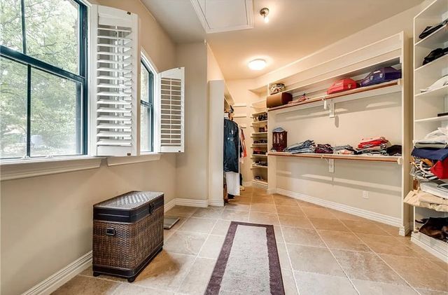 2050 E Oak Shores Drive, Cross Roads, TX 76227