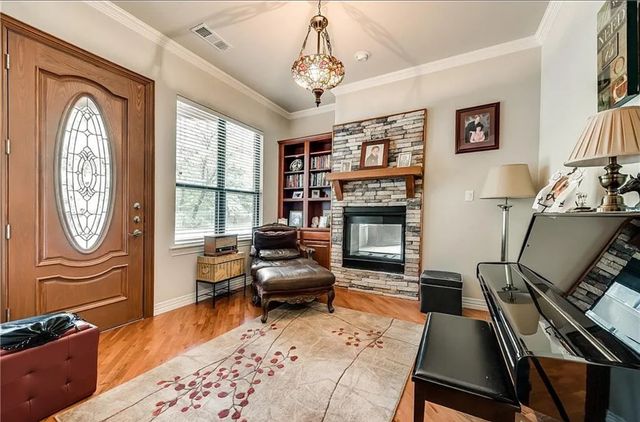 2050 E Oak Shores Drive, Cross Roads, TX 76227