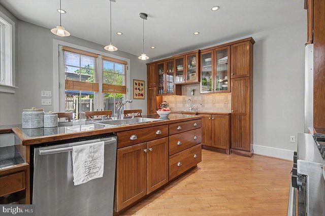 1323 WOODLAWN AVE, Wilmington, DE 19806