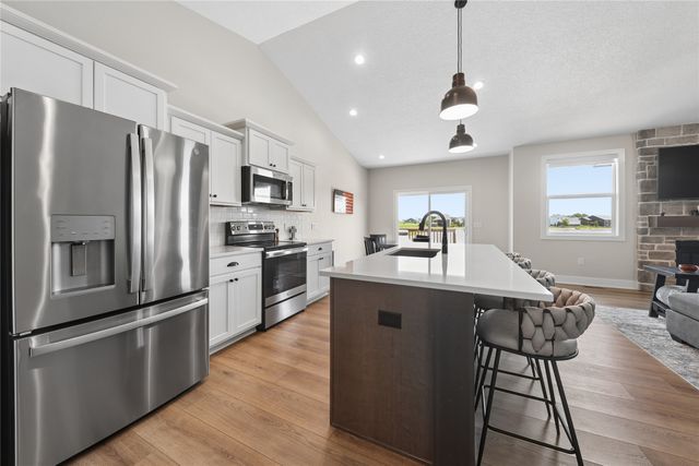 2813 NW Boulder Point Place, Ankeny, IA 50023