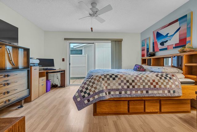 8 Eaton Place, Boynton Beach, FL 33426