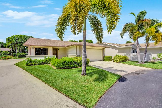 8 Eaton Place, Boynton Beach, FL 33426