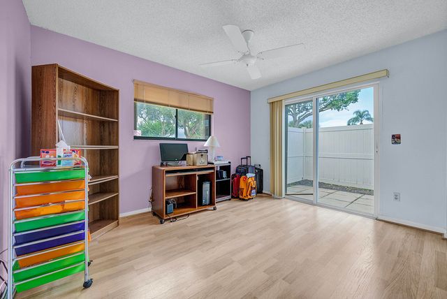 8 Eaton Place, Boynton Beach, FL 33426