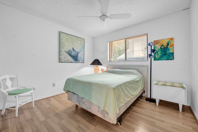 8 Eaton Place, Boynton Beach, FL 33426