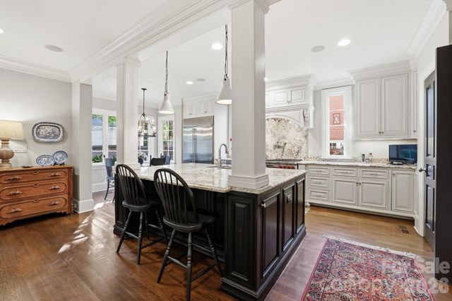 309 Hempstead Place, Charlotte, NC 28207