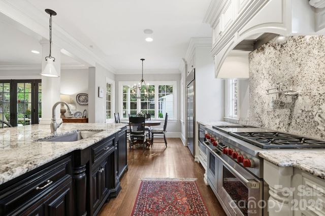 309 Hempstead Place, Charlotte, NC 28207