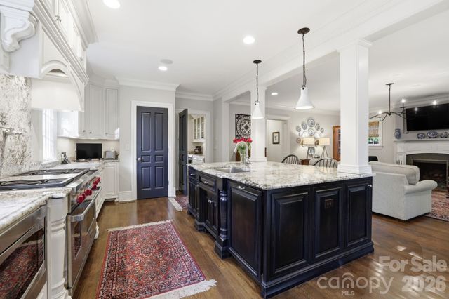 309 Hempstead Place, Charlotte, NC 28207