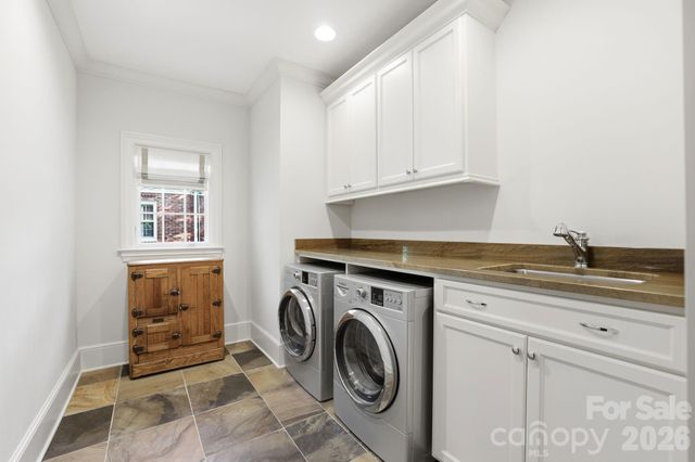 309 Hempstead Place, Charlotte, NC 28207