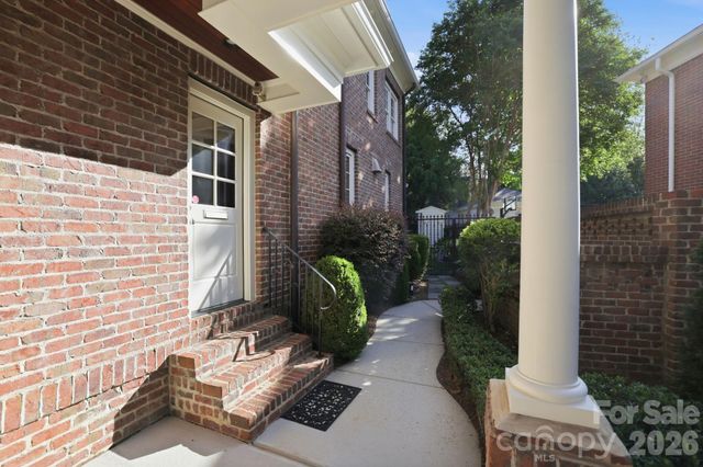 309 Hempstead Place, Charlotte, NC 28207
