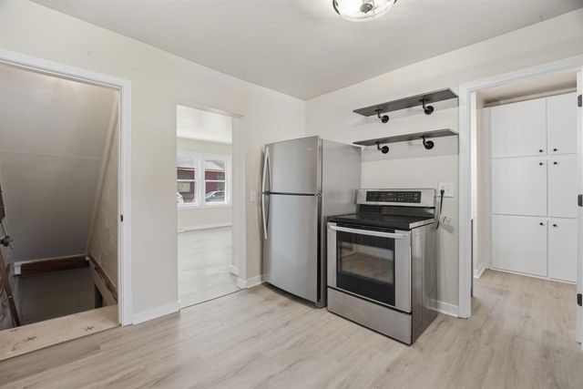 1014 W KAMPS AVENUE, Appleton, WI 54914