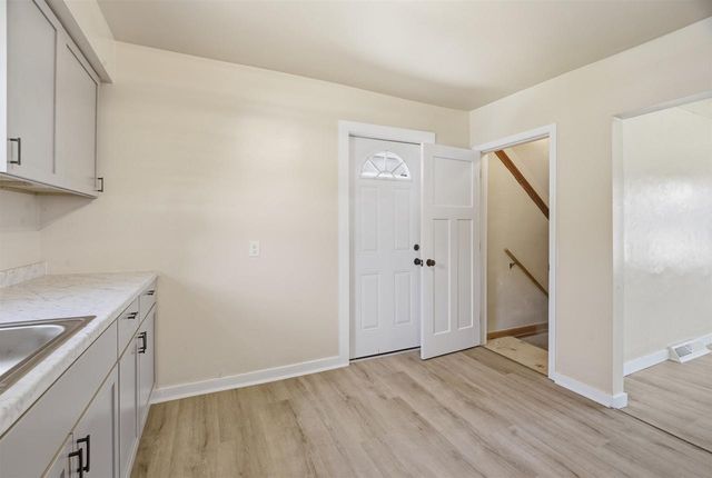 1014 W KAMPS AVENUE, Appleton, WI 54914