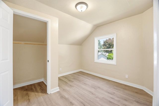 1014 W KAMPS AVENUE, Appleton, WI 54914