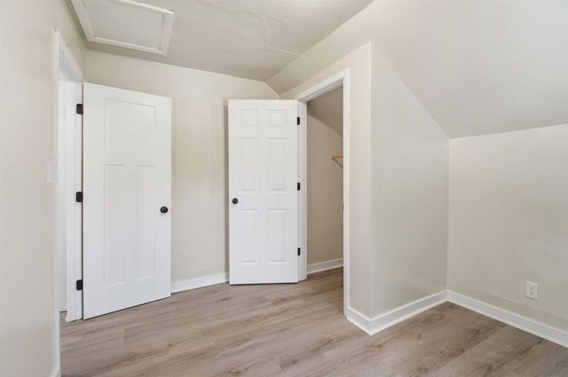 1014 W KAMPS AVENUE, Appleton, WI 54914
