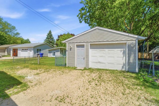 1014 W KAMPS AVENUE, Appleton, WI 54914