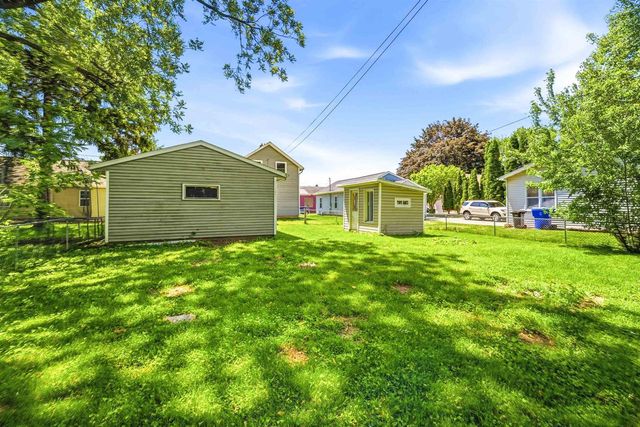 1014 W KAMPS AVENUE, Appleton, WI 54914