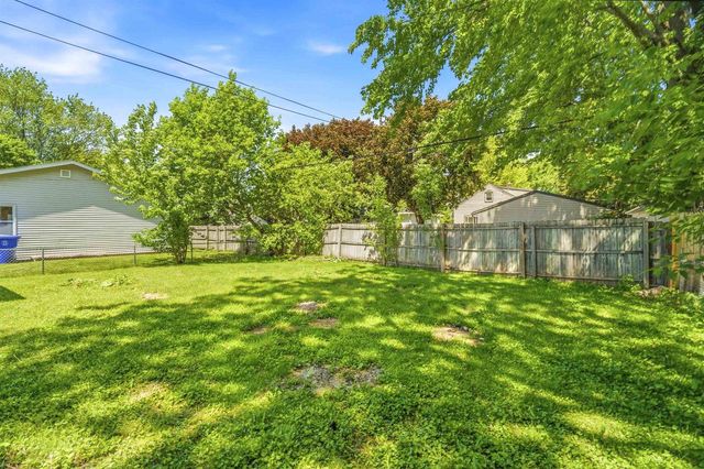 1014 W KAMPS AVENUE, Appleton, WI 54914