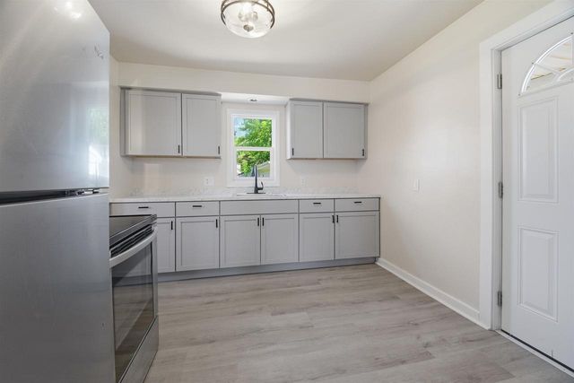 1014 W KAMPS AVENUE, Appleton, WI 54914