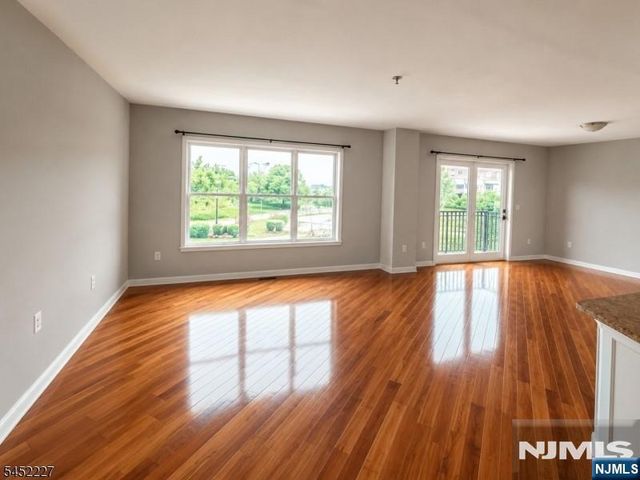 125 The Promenade 125, Edgewater, NJ 07020