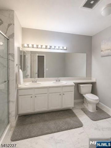 125 The Promenade 125, Edgewater, NJ 07020