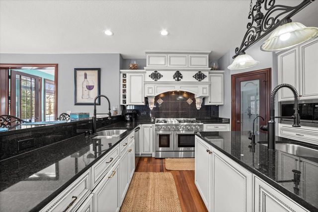 139 Legend COURT, Wales, WI 53183