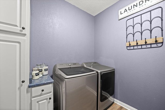 139 Legend COURT, Wales, WI 53183