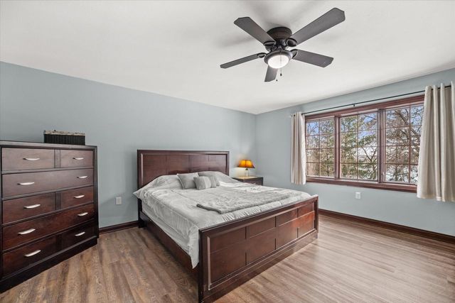 139 Legend COURT, Wales, WI 53183