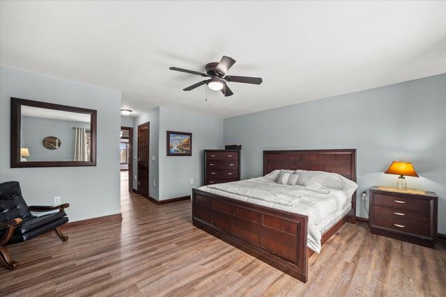 139 Legend COURT, Wales, WI 53183