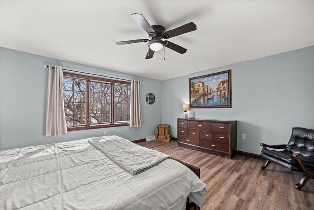 139 Legend COURT, Wales, WI 53183