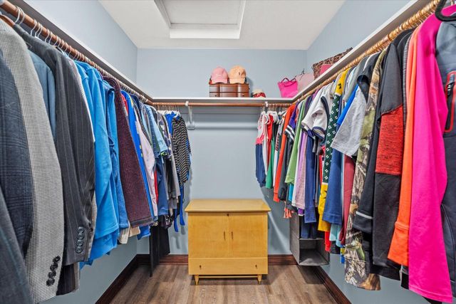 139 Legend COURT, Wales, WI 53183