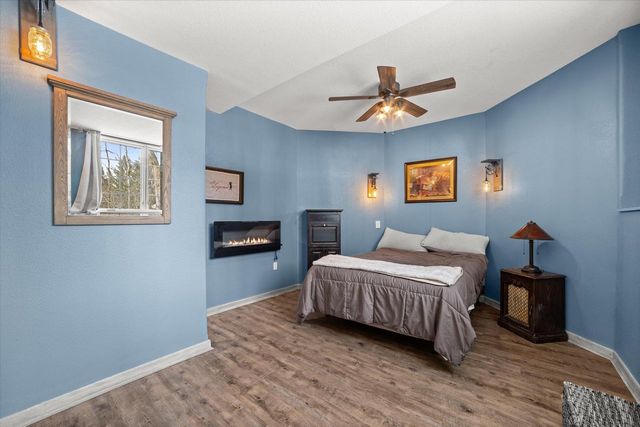 139 Legend COURT, Wales, WI 53183