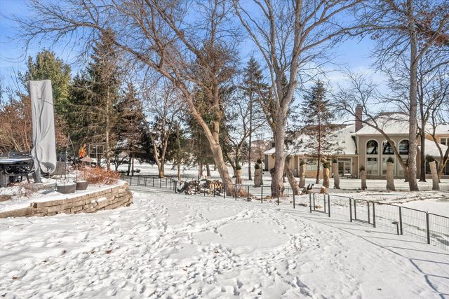 139 Legend COURT, Wales, WI 53183