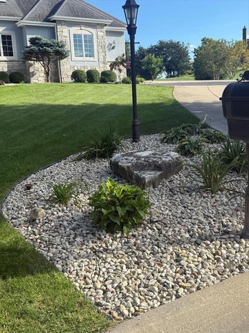 139 Legend COURT, Wales, WI 53183