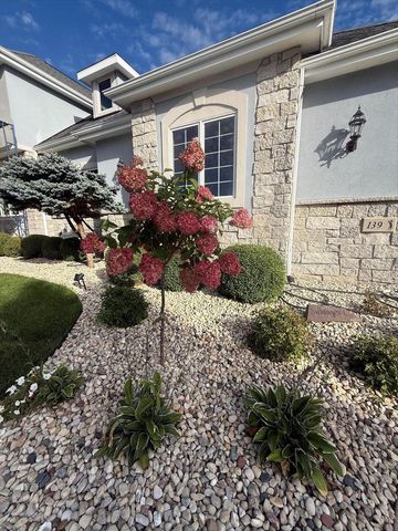 139 Legend COURT, Wales, WI 53183