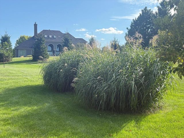 139 Legend COURT, Wales, WI 53183