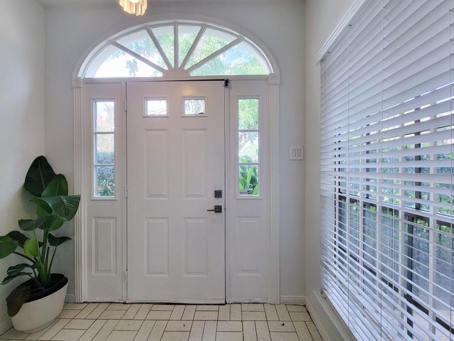 2220 Bering Drive 12, Houston, TX 77057